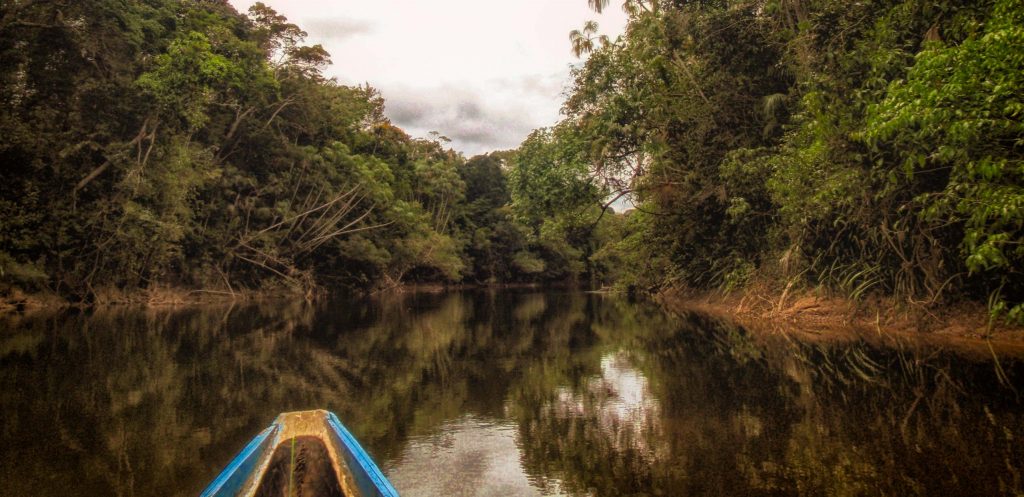 Canoe on Inirida river